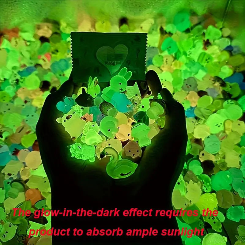 Mini Glow-In-The-Dark Animal Mushroom Resin Models Figurines, Surprise Mystery Pack, Home Decor, Fairy Garden, Birthday Party Gift, DIY Crafts, Resin Animal Sculptures, Resin Animal Ornaments, Resin Figure