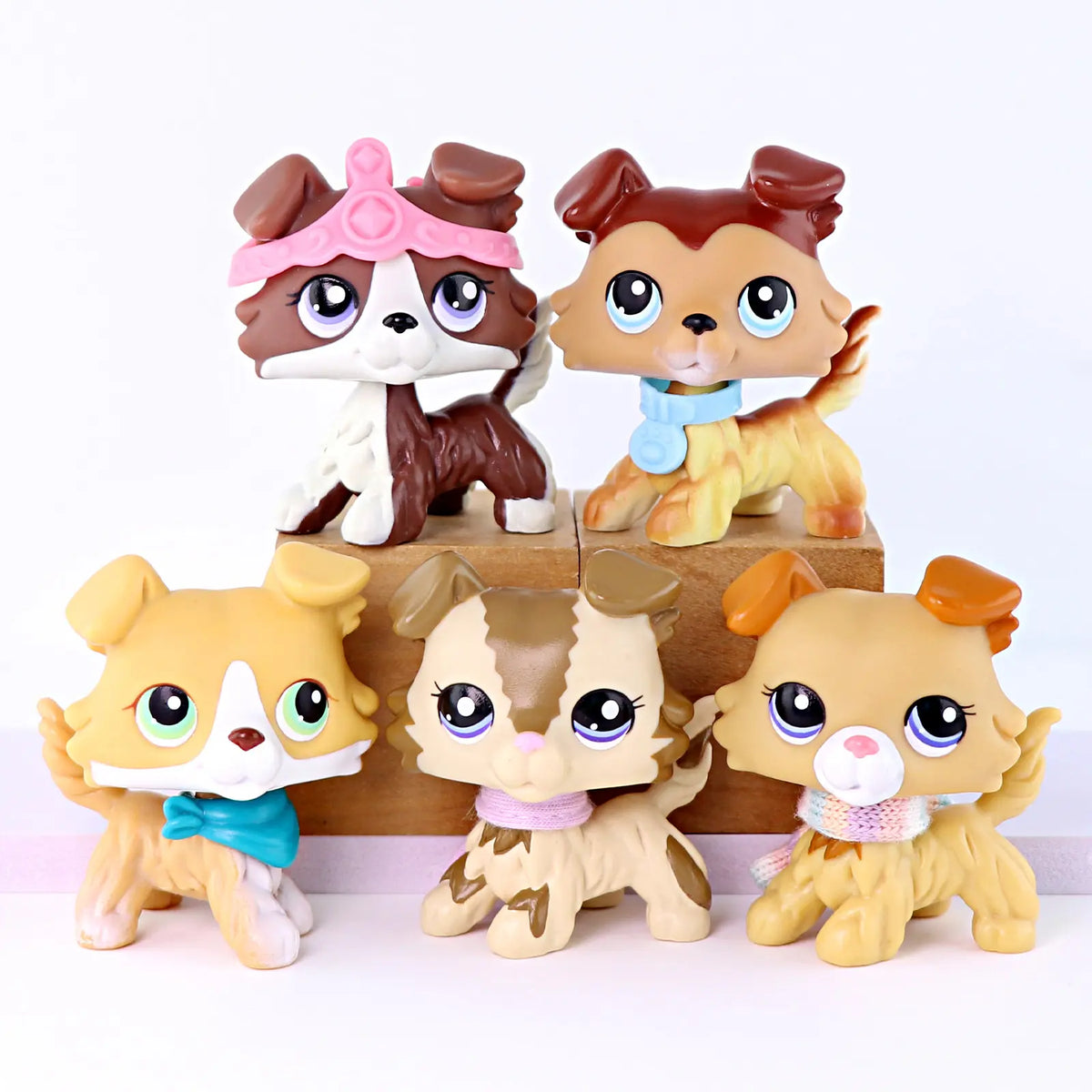 5 Pcs Tan PVC Plastic Mini Collie Dog Figurines Set - Cartoon Fluffy Puppy Miniature Models with Pink Tiara, Bandana, Knit Scarf, Collar Accessories, Painted Props, Animal Collectibles, Girls' Pretend Play Gift, Ornaments, Collectible Ornament