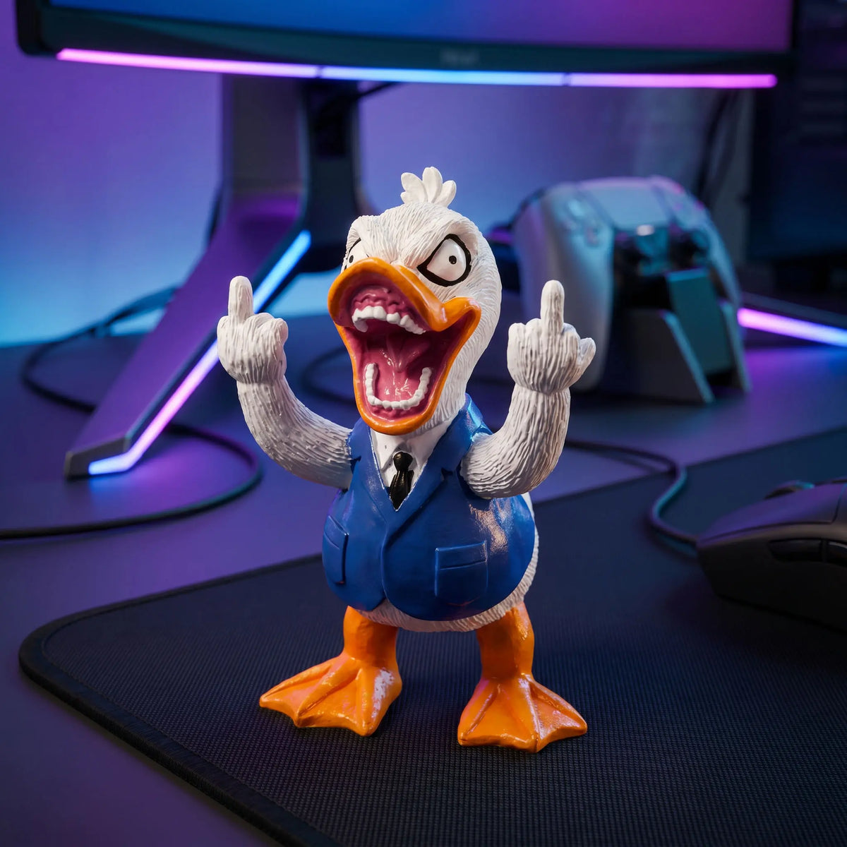 1pc Duck Statue with Middle Finger Gesture, Resin Figurine Statue, Decorative Statues, Home Decor Item, Desktop Ornament, Office Decoration, Decoration Items, Gift Idea, Housewarming Present