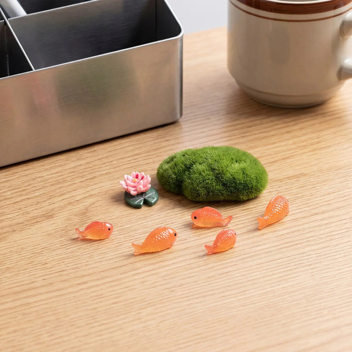 8-Piece Creative 3D Lotus Pond Koi Fish Magnetic Stickers, Fun Kitchen Accessories, Decorative Fridge Magnets, Refrigerator Decor, Office Bulletin Board Decor Items, Refrigerator Magnets Set