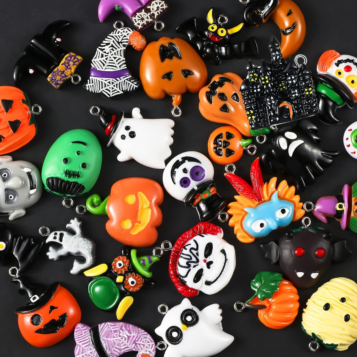 Queekay 30 Pcs Miniature Halloween Ornaments Resin Charm Pendant Decor