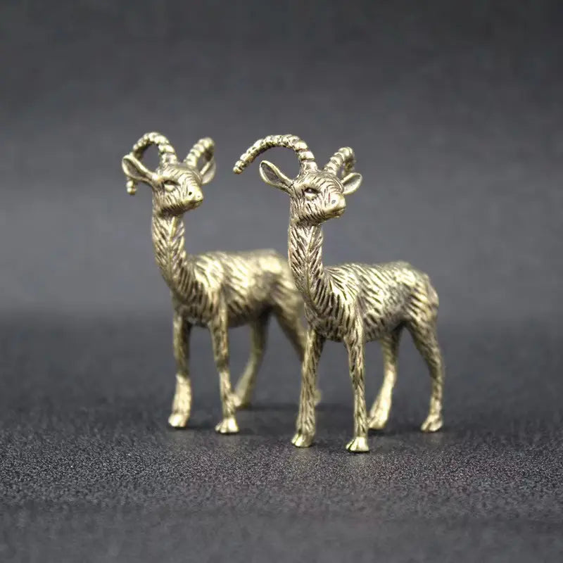 Antelope Brass Figurine Desktop Decoration, Holiday Gift Home Bookshelf Ornament, Small Statue for Tabletop Display, Office Home Decor, Decorative Figurine